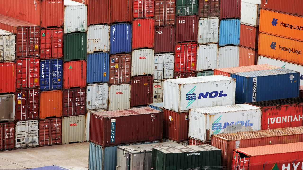 SOUTHAMPTON, UNITED KINGDOM - APRIL 22:  Shipping containers stacked up on the dock side of Southampton port on April 21, 2007 in Southampton, England.  (Photo by Bruno Vincent/Getty Images)