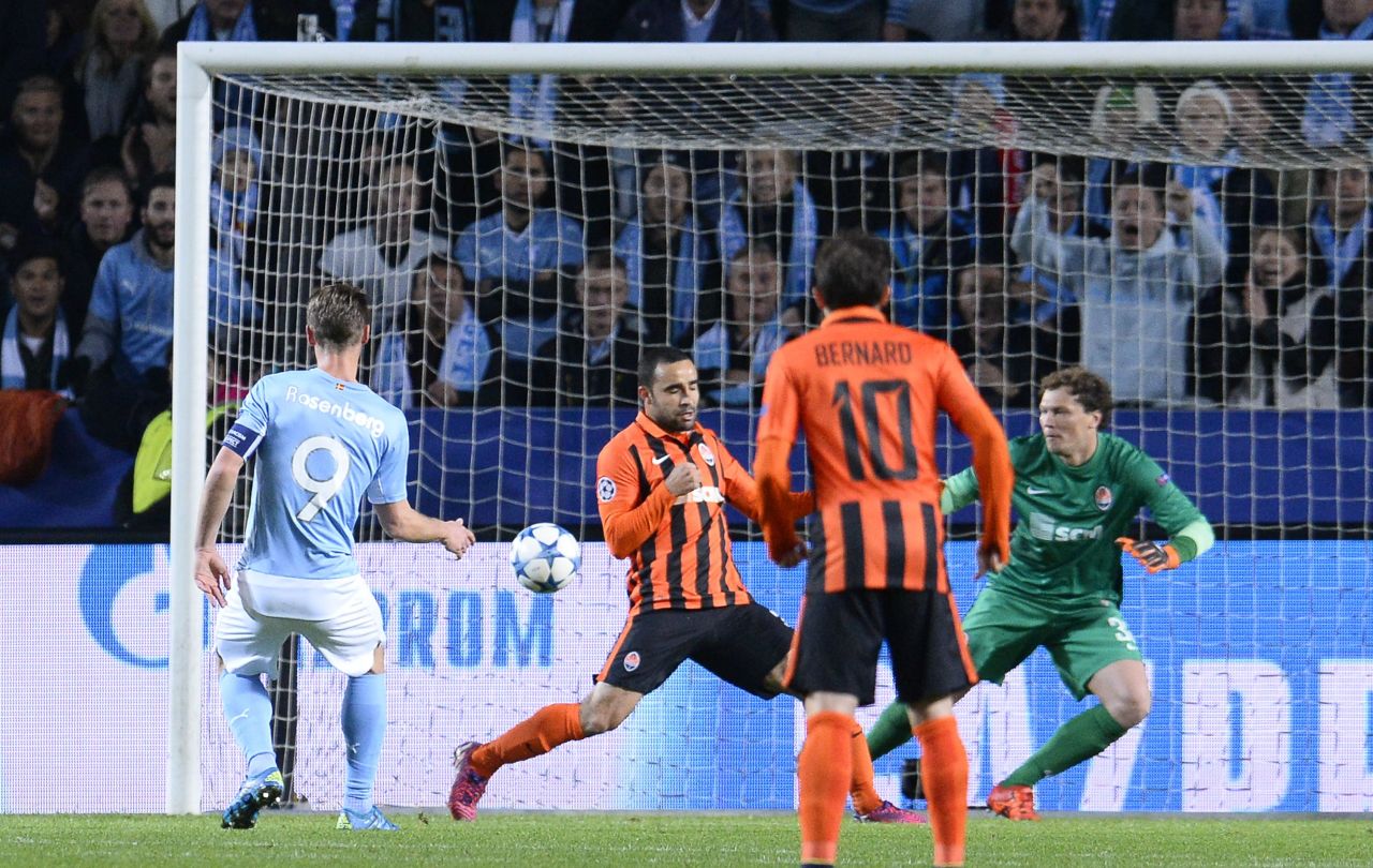  Markus Rosenberg scored the only goal of the game as Malmo grabbed its first Champions League win of the season.