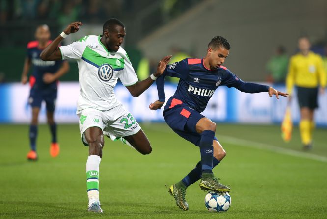 Wolfsburg claimed its second win of the competition by defeating PSV Eindhoven 2-0 in Germany.