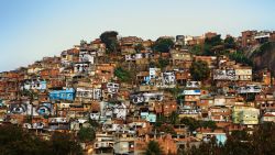 01_112-3-favela