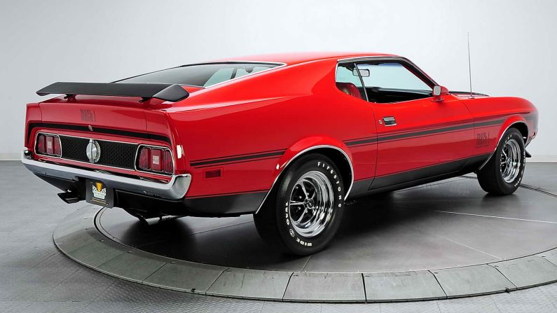 The only American car in Bond's stable, it actually belongs to Bond girl Tiffany Case in <em>Diamonds Are Forever</em>.