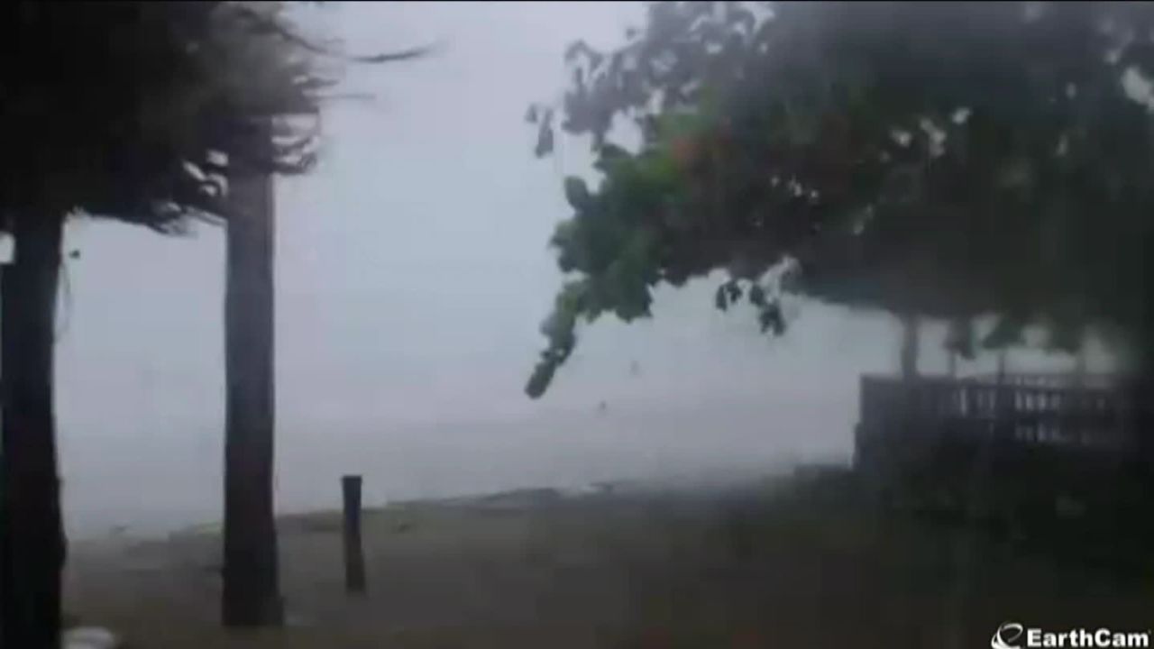 cnnee vo hurricane cam falls _00000021.jpg