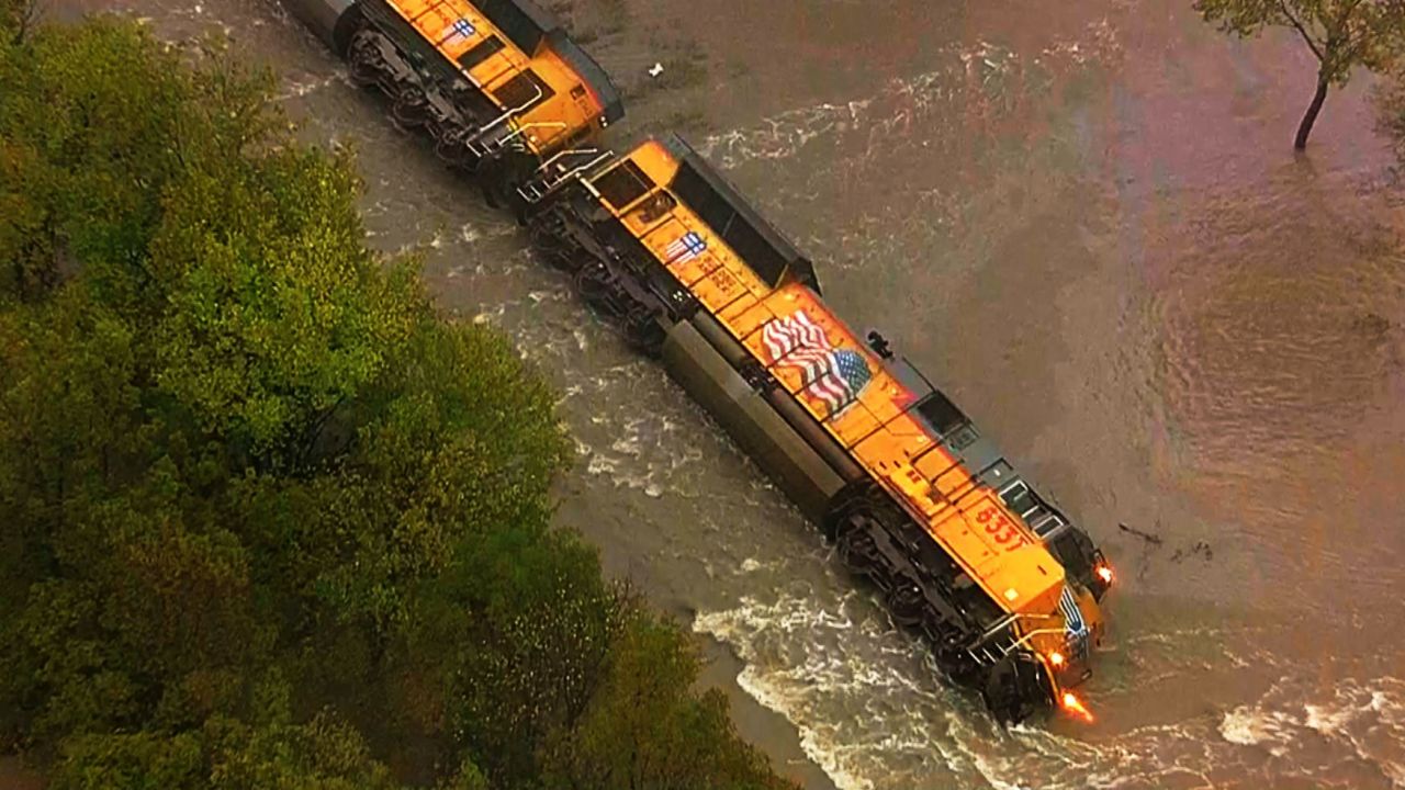 Train derails in Texas flood 
