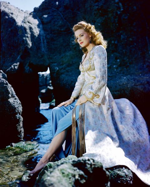 <a href="http://www.cnn.com/2015/10/24/entertainment/actress-maureen-ohara-obituary/index.html" target="_blank">Maureen O'Hara</a>, the legendary Irish-born actress who starred in Golden Era classics such as "Miracle on 34th Street," "The Quiet Man" and "How Green Was My Valley," died October 24, longtime manager Johnny Nicoletti said. O'Hara died in her sleep of natural causes, according to the family statement provided by Nicoletti. She was 95.