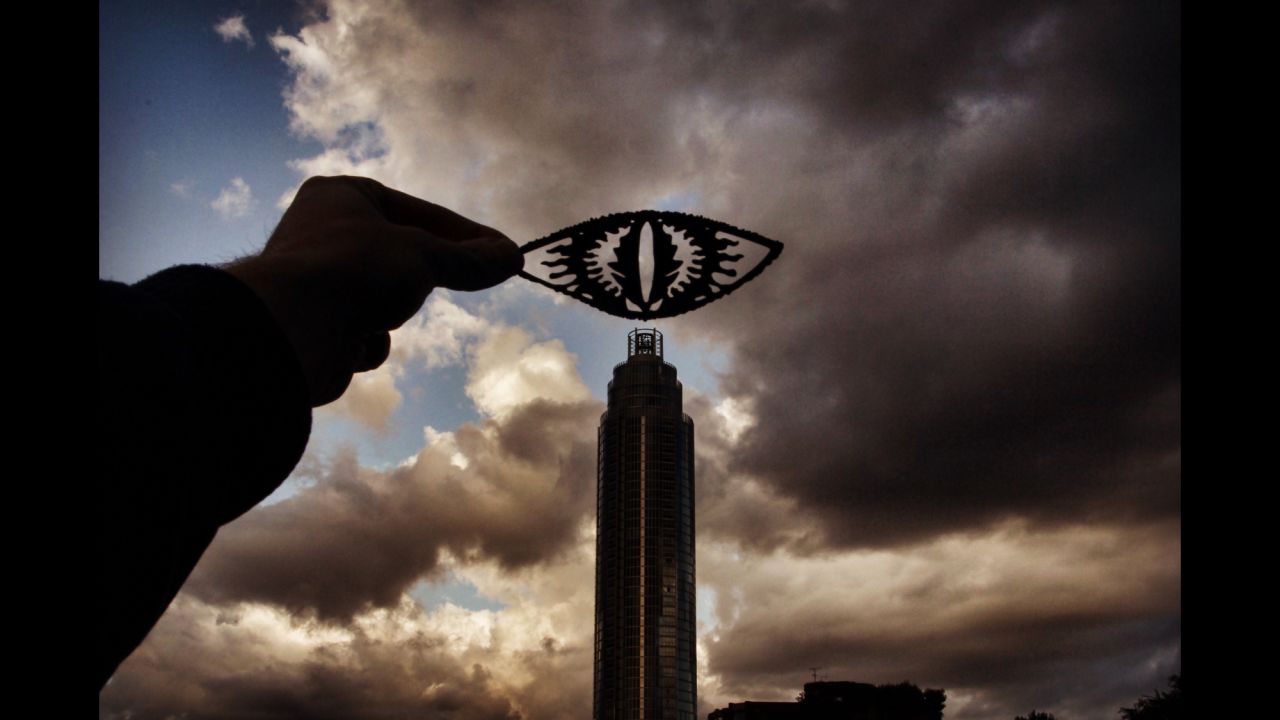 McCor says being called an artist sounds "phony," but he's earned acclaim with pics that mix in some "The Lord of the Rings" symbolism by topping London's St. George Wharf Tower with Tolkien's Eye of Sauron.