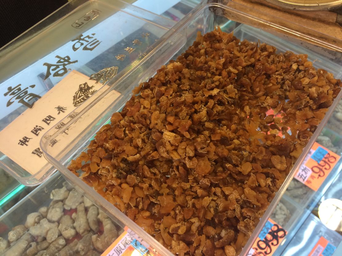 Dried hashima as sold over the counter in a shop for traditional Chinese medicine.