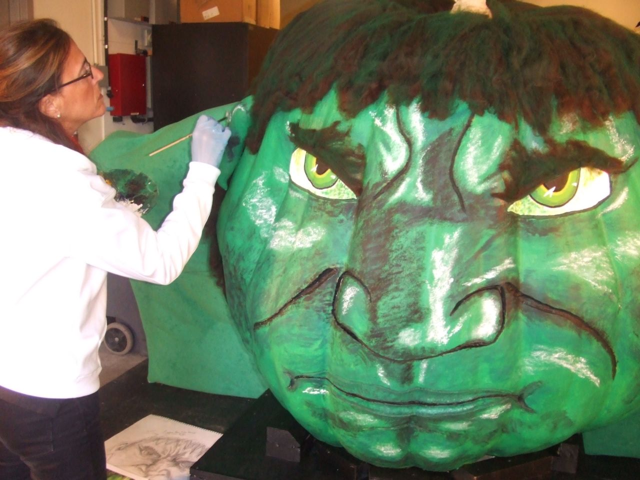 Paras sometimes creates pumpkin paintings for events, like this 746-pound rendition of The Hulk at former Ohio Gov. Ted Strickland's residence to promote green energy in 2010.