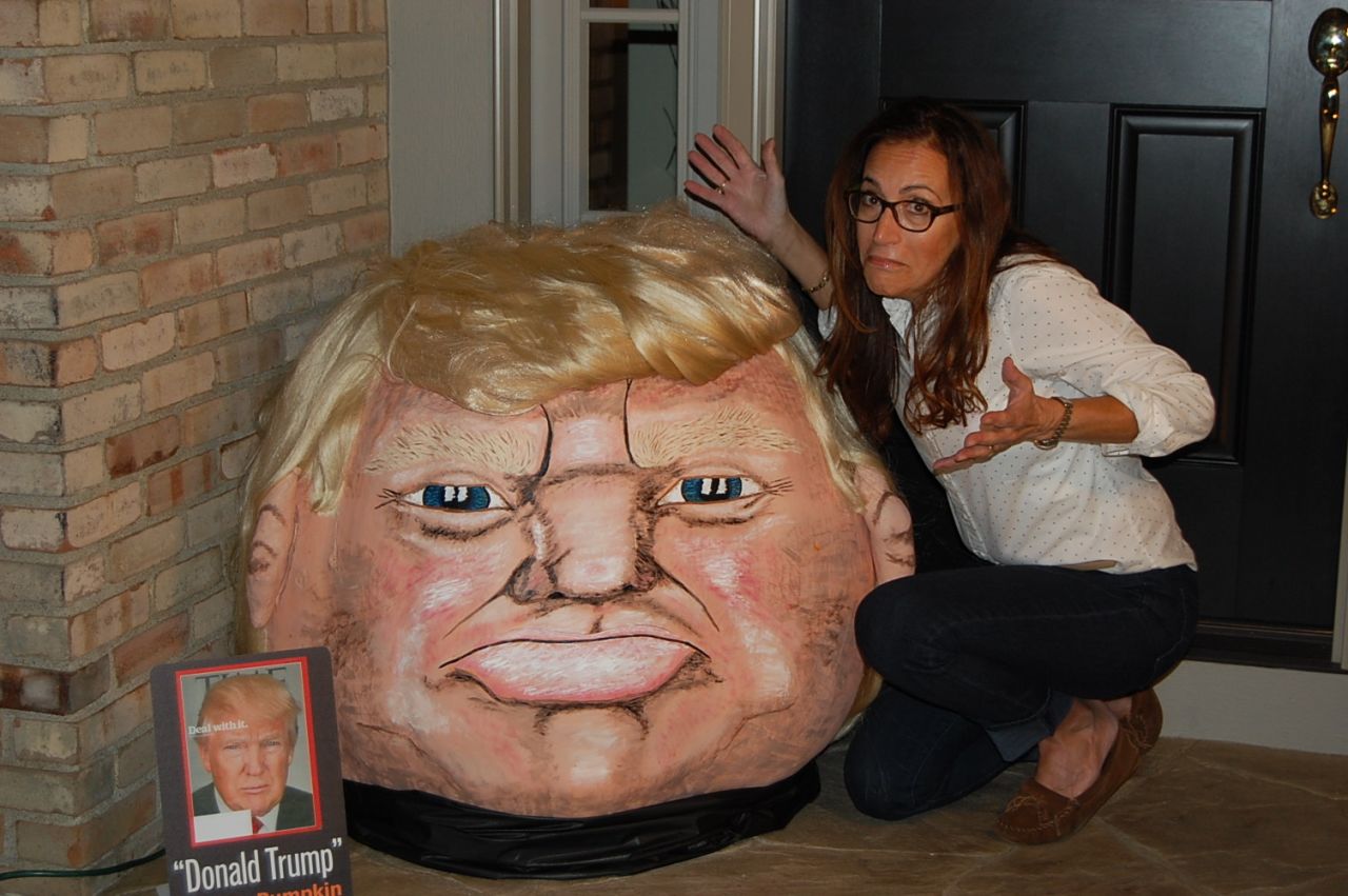 Meet <a href="http://ireport.cnn.com/docs/DOC-1278947">Donald Trumpkin</a>, a giant pumpkin that looks a bit like GOP presidential candidate Donald Trump. The creator, Jeanette Paras, has been taking celebrities and noteworthy people and making them into <a href="https://www.facebook.com/Paras-Pumpkins-153925814649200/" target="_blank" target="_blank">caricatures on pumpkins</a> for more than 25 years.
