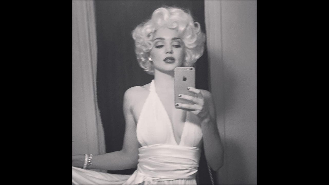 Australian model Miranda Kerr, dressed up as Marilyn Monroe, shared this selfie on Sunday, October 25.