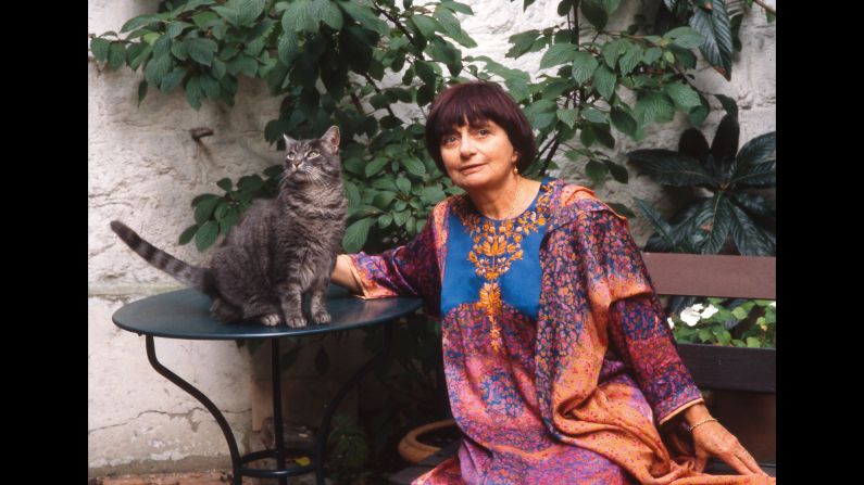 Cats, with their languid yet assertive personalities, seem a natural companion for artists. After all, cats are independent -- though not above hopping on pianos or typewriter keys to attract attention -- making them purr-fect friends for an artist's unusual hours. A new book,<a href="index.php?page=&url=http%3A%2F%2Fwww.chroniclebooks.com%2Ftitles%2Fartists-and-their-cats.html" target="_blank" target="_blank"> "Artists and Their Cats" (Chronicle),</a> collects photographs of artists with their favorite felines. Director Agnes Varda, for example, featured cats in her films and even made a video about a favorite, Zgougou.