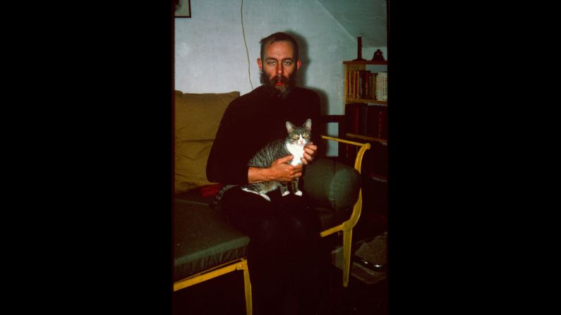 Edward Gorey, the author of the amusingly macabre "Gashlycrumb Tinies" and other works, was as fond of <a href="index.php?page=&url=http%3A%2F%2Fwww.davidhouston.net%2FGorey%2520cats%25204%2520reduced.jpg" target="_blank" target="_blank">drawing cats</a> as he was of owning them. The real-life cats were as quirky as their artist friend: One of them, observes "Artists and Their Cats," "didn't learn to purr until she was 10 years old." He usually kept six cats in his Cape Cod house <a href="index.php?page=&url=http%3A%2F%2Fwww.biography.com%2Fnews%2Fedward-gorey-biography-facts" target="_blank" target="_blank">because, he said,</a> "seven cats is too many cats." 