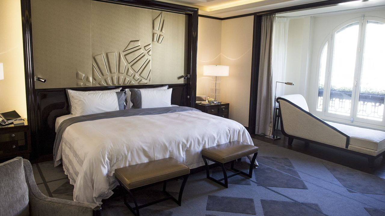 Grand dame of Hong Kong hotels.