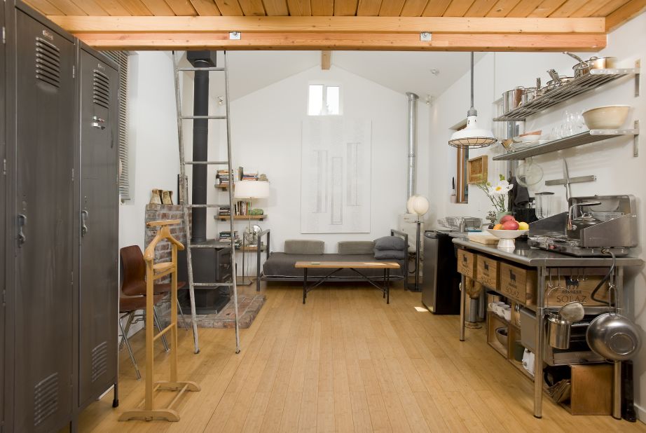 This 285-square-foot cottage is 6½ miles from the heart of Seattle. In addition to a freestanding wood fireplace, this property boasts a large bathroom with a skylight and soaking tub. <a href="https://www.airbnb.com/rooms/435900" target="_blank" target="_blank">It rents for $100 per night</a>.