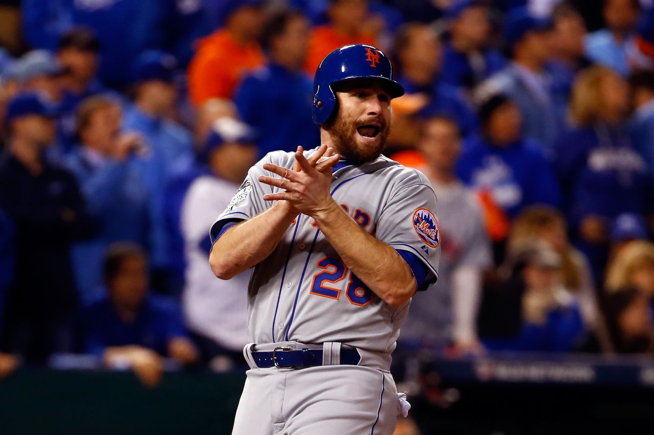 Daniel Murphy of the Mets celebrates after scoring a run in the fourth inning.