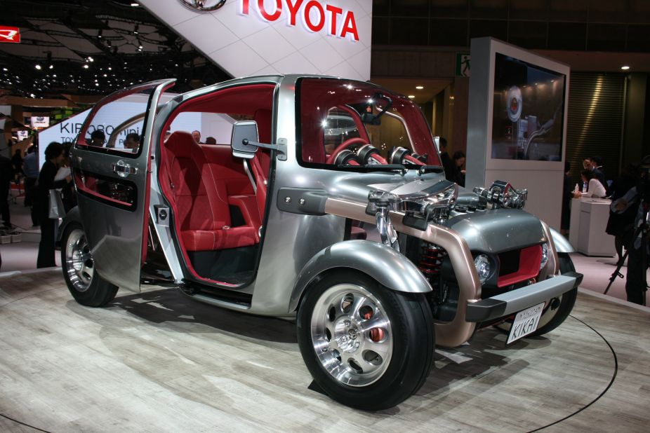 The dramatic Toyota Kikai concept tries to flaunt its mechanical parts instead of hiding them under its bodywork.