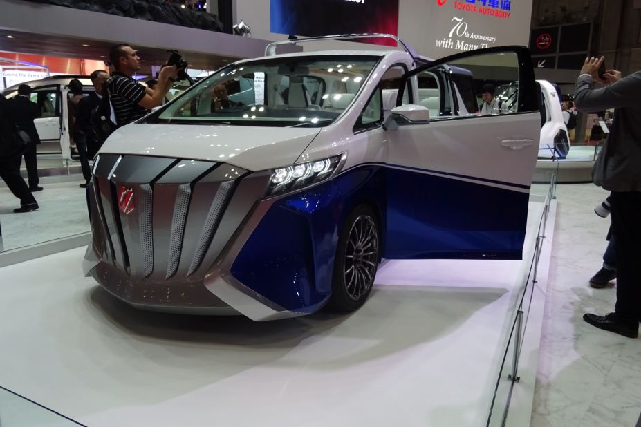 The Toyota Auto Body Alphard Hercule is one of the most distinctive debuts at the show, with a huge grille and a living room-style interior.<br />