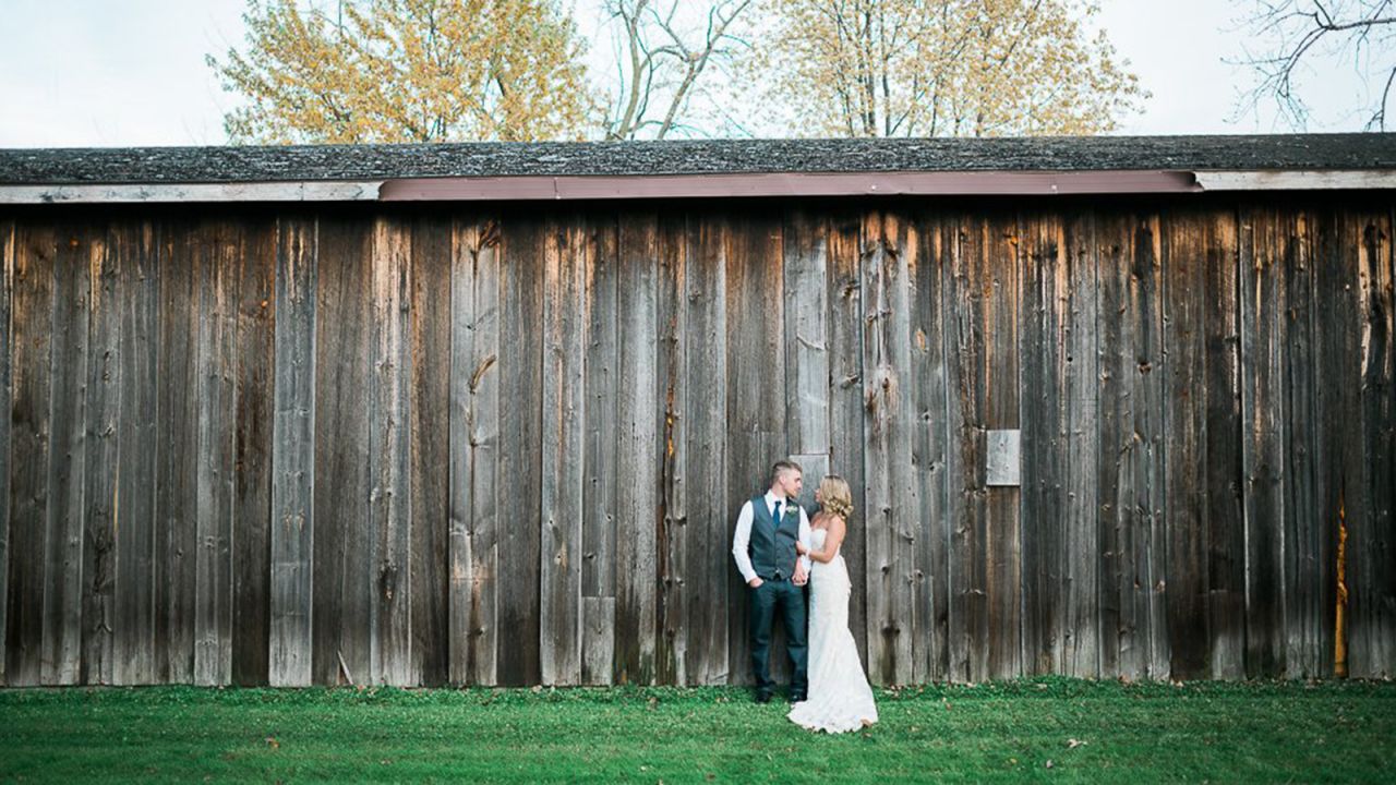 Gruszynski wanted to recreate the "rustic" quality of the couple's original wedding day.