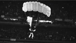 1986 world series mets fan parachute stunt mike sergio intv nr_00002025