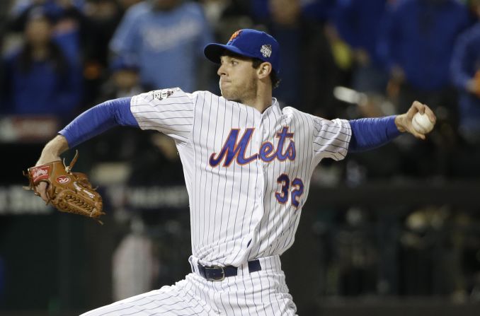 Mets pitcher Steven Matz throws during the first inning.