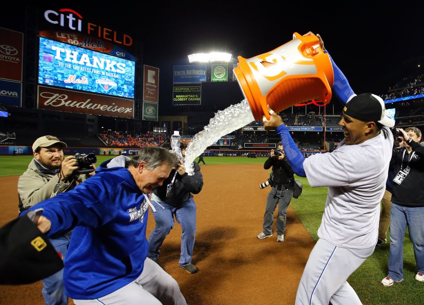 5 hours later, Royals win World Series opener in 14th