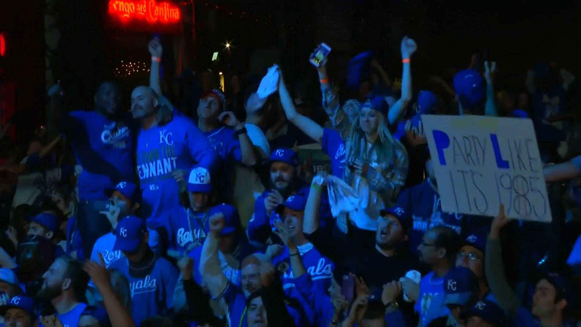 Here is the Kansas City Royals' World Series clinching win in six photos.
