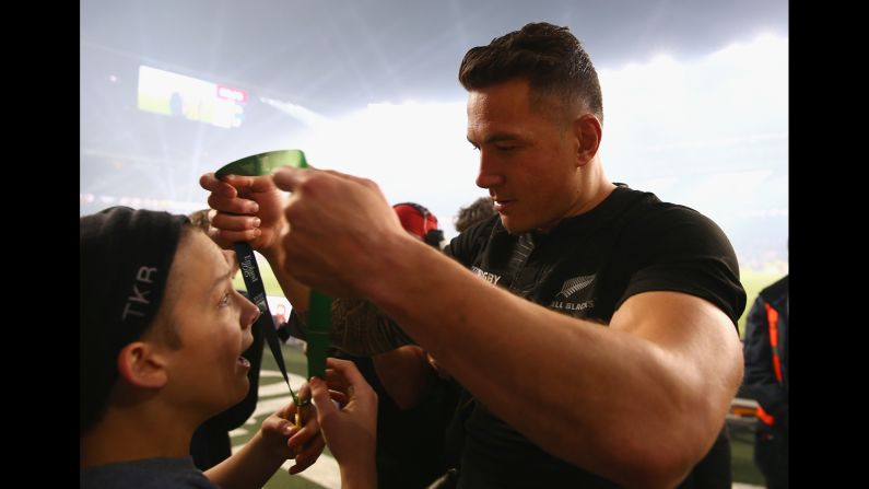 Sonny Bill Williams, a member of New Zealand's national rugby team, <a href="index.php?page=&url=http%3A%2F%2Fwww.cnn.com%2F2015%2F11%2F02%2Fsport%2Fsonny-bill-williams-award%2F" target="_blank">gives his World Cup medal</a> to a teenage fan who ran onto the field after New Zealand defeated Australia 34-17 on Saturday, October 31. The young fan, 14-year-old Charlie Lines, offered to give the medal back, but Williams declined. "I think the moment got the better of him, but he was just so excited to get onto the field with the All Blacks," Williams later said. "I just thought I'd make it a night to remember for him." New Zealand has now won three Rugby World Cups, including the last two.