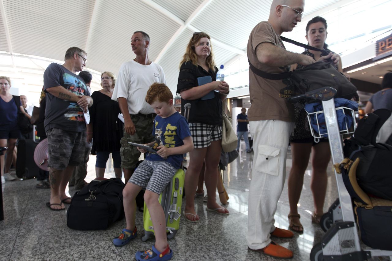 Hundreds of Bali flights canceled due to volcanic ash CNN