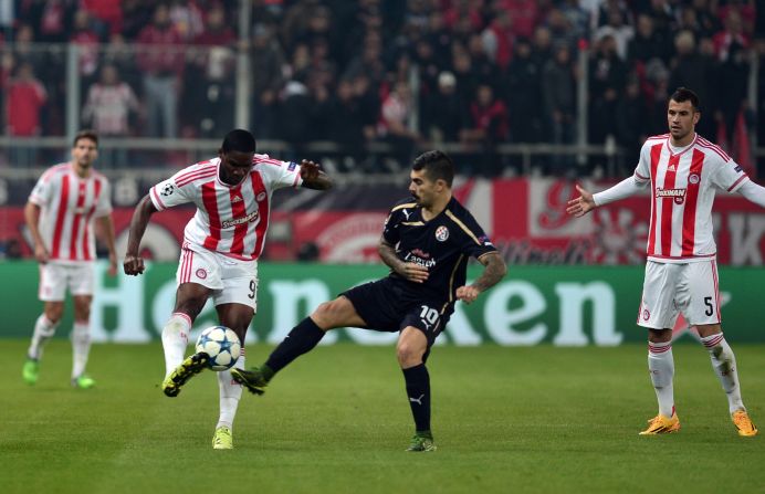 Olympiakos took a giant stride towards qualifying for the knockout phase with a 2-1 win over Dinamo Zagreb. Felipe Pardo was the hero for the home side, scoring twice in the second half after Dinamo had taken a 15th minute lead.