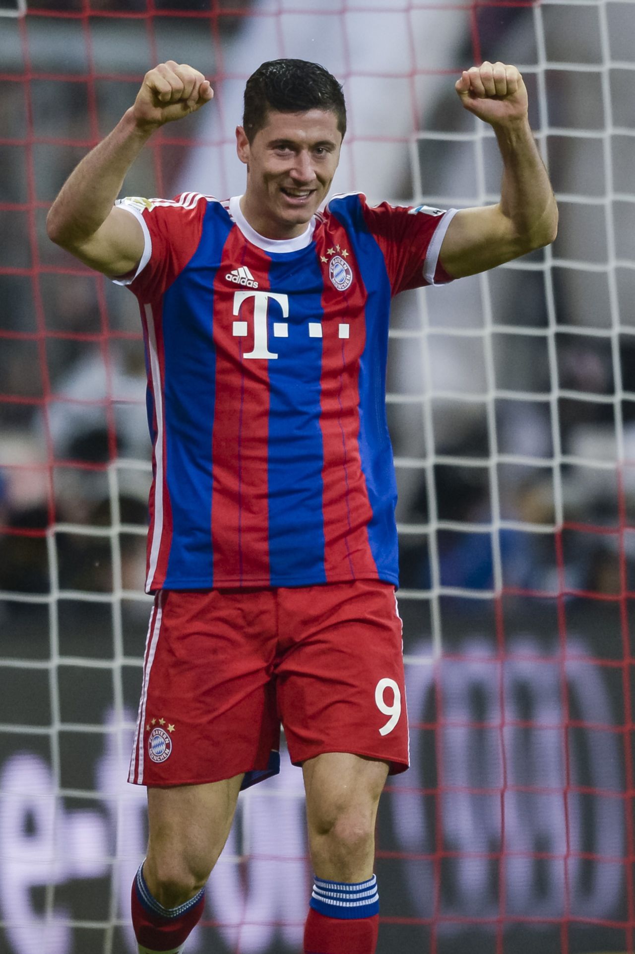 After two matches without a goal, Lewandowski ends his mini-drought in a 4-0 win against Cologne as Bayern became the first team to win the opening 10 Bundesliga games, reach the milestone of 1,000 top-flight victories.