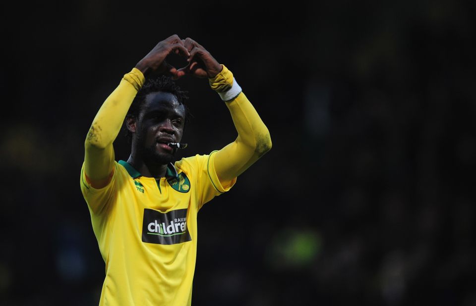 In January 2013, Kamara went on loan to English Premier League club Norwich City. Here he makes his trademark heart-shape celebration during a match against Everton. 