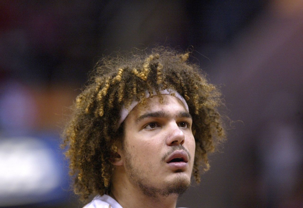 Brazilian Anderson Varejao of the Cleveland Cavaliers re-introduced the wild curls look from the 1970s when he entered the NBA in 2004.