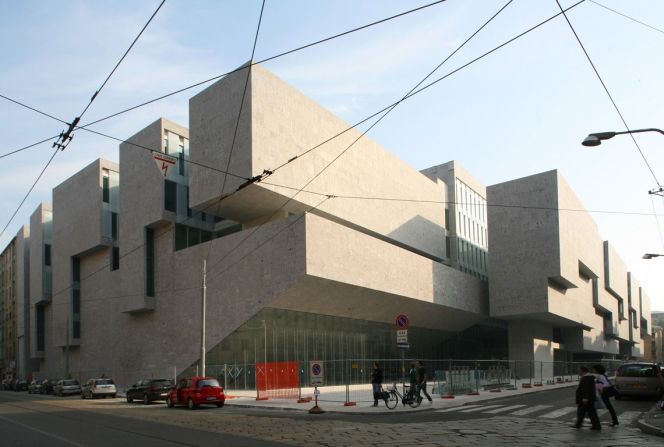 It has been highlighted for its 1,000-seat auditorium, public courtyards and suspended offices, which is described by the architects as "offices hung from enormous roof beams." This entry took the prize over 17 finalists, including 'starchitects' such as Zaha Hadid and Foster and Partners.