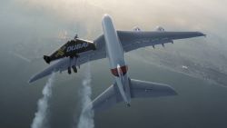 emirates jetmen dubai stunt orig_00003621.jpg