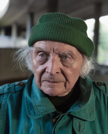 José, 89, Puteaux-La Défense, 2012