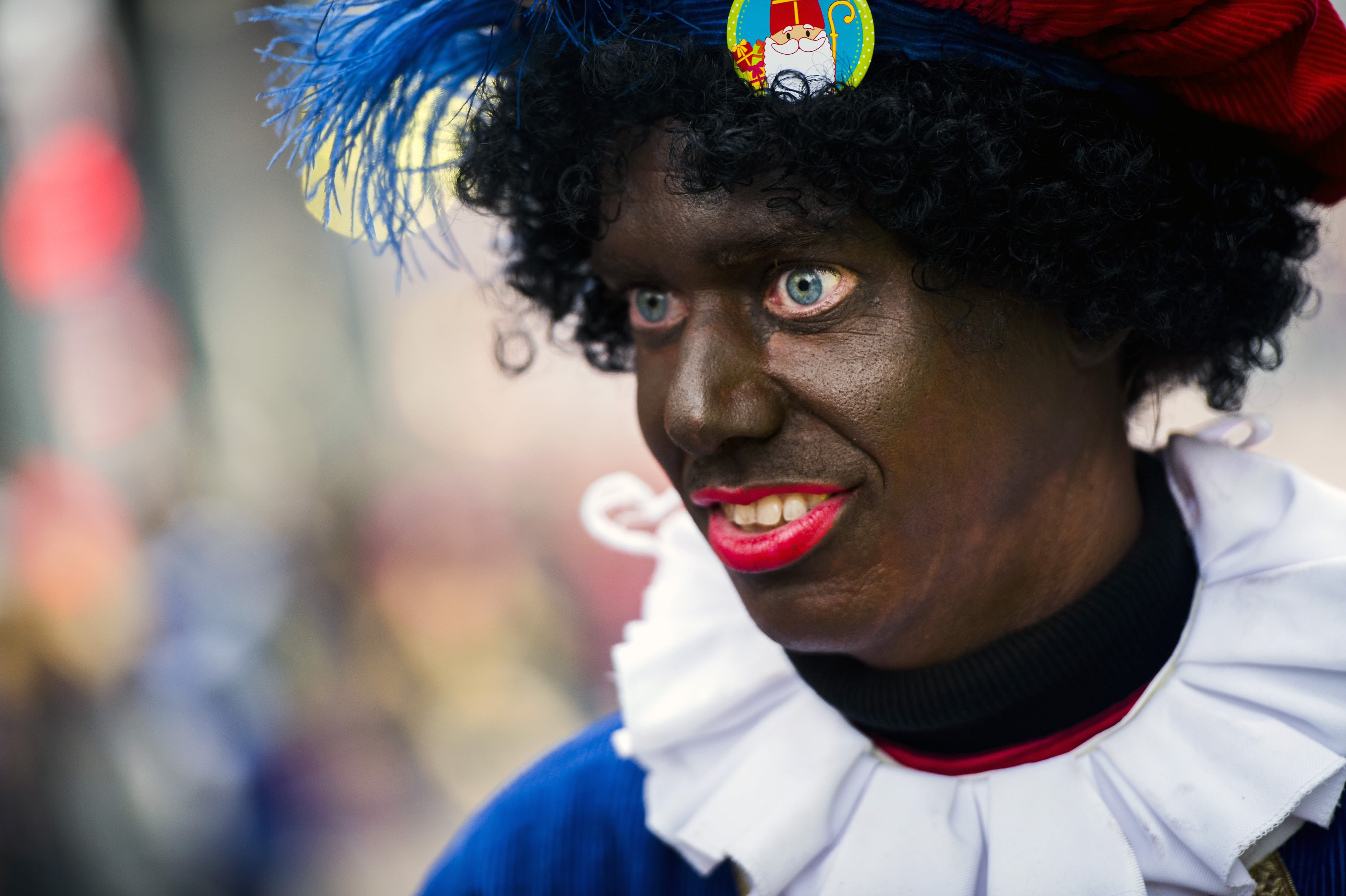 Collega ga zo door Verstelbaar Blackface': Dutch holiday tradition or racism? | CNN