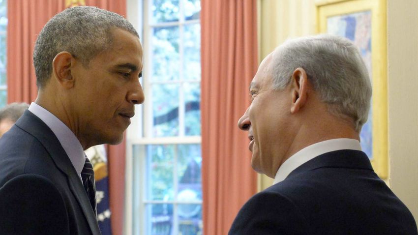 In this handout provided by the Israeli Government Press Office, U.S President Barack Obama (L) shakes hands with Israeli Prime Minister Benjamin Netanyahu as they meet in the Oval Office of the White House November 9, 2015 in Washington, DC.