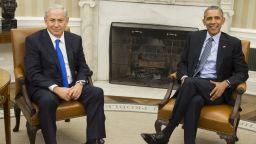 US President Barack Obama(R) and Israeli Prime Minister Benjamin Netanyahu hold a meeting in the Oval Office of the White House in Washington, DC, November 9, 2015.