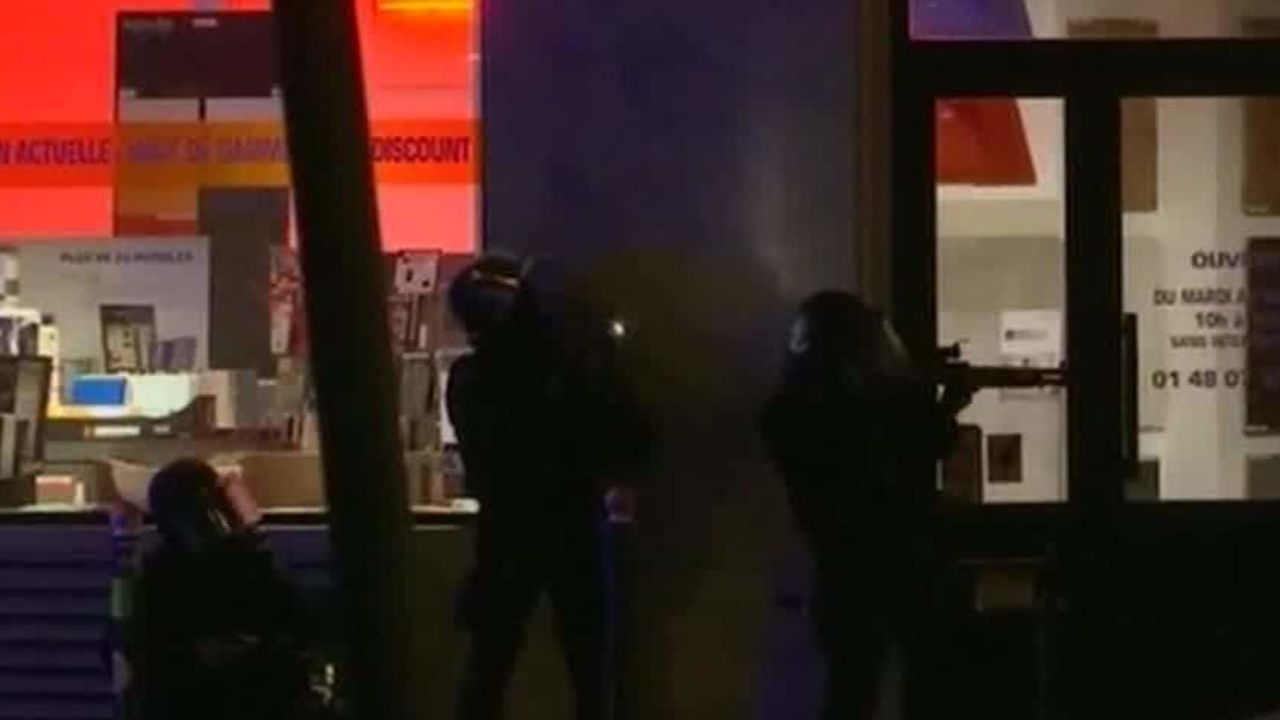 swat team storms concert hall bataclan paris attacks erin_00002202.jpg