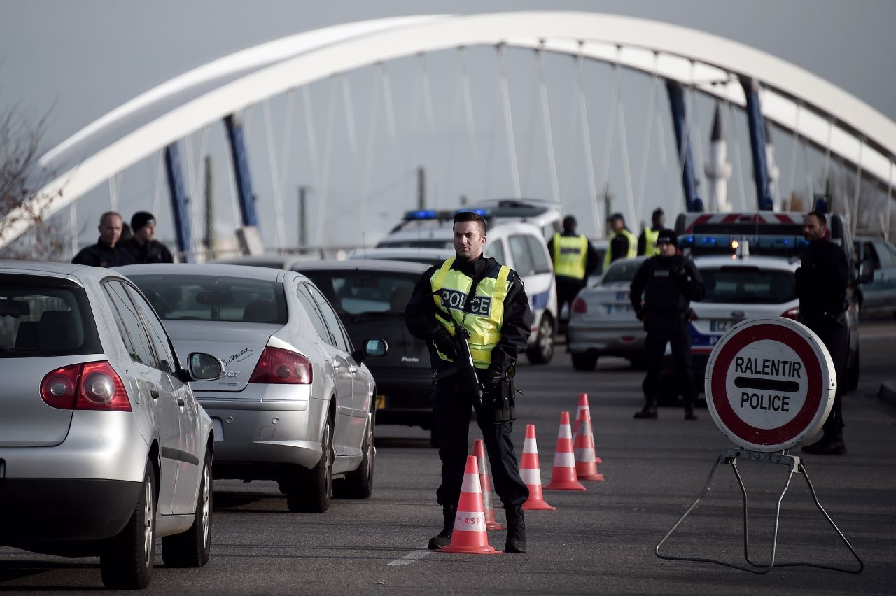 French police check vehicles on the so-called European bridge between Strasbourg and Kehl, Germany, on November 14.