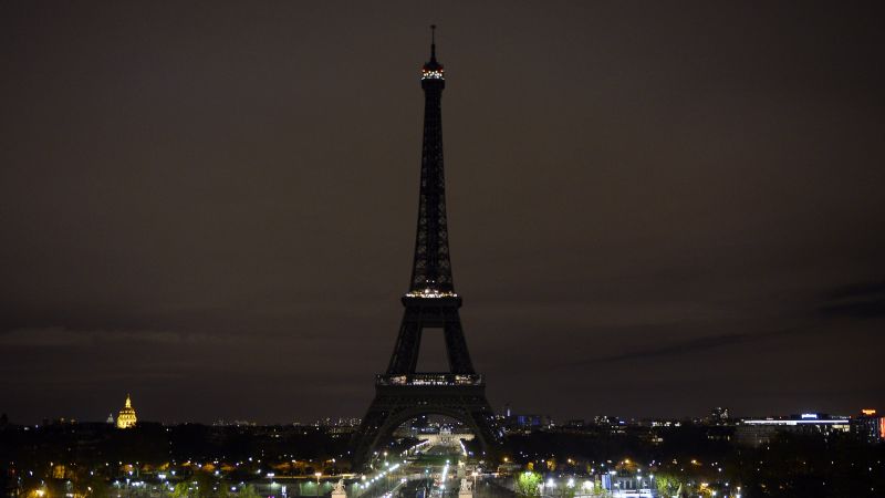 In 2015 the eiffel tower in Las Vegas went dark to honor Paris