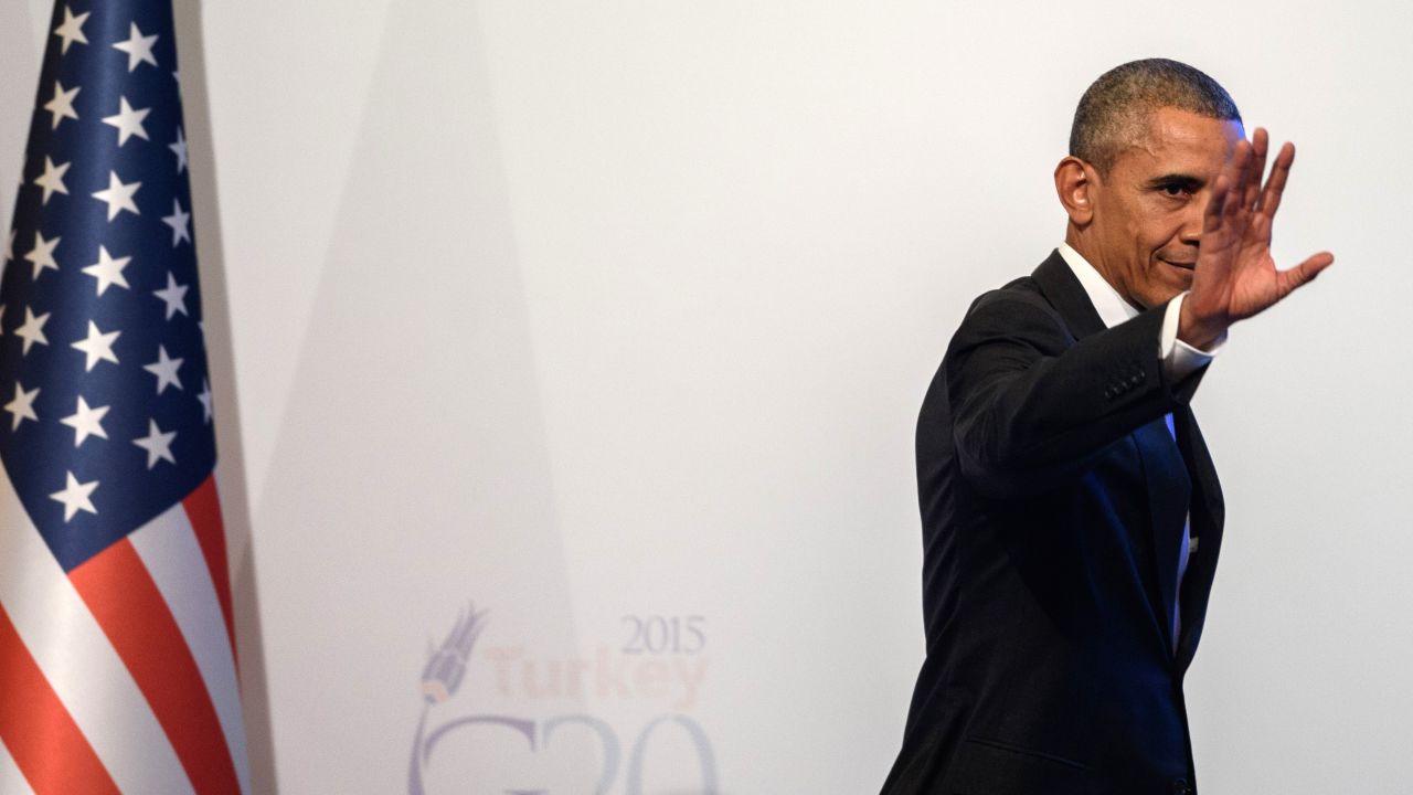 US President Barack Obama waves after a press conference following the G20 summit in Antalya on November 16, 2015. US President Barack Obama said November 16 the United States had no precise intelligence warning of the Paris bombing and shooting attacks that have been claimed by Islamic State group jihadists. The United States has agreed to speed up its sharing of military intelligence with France to try to avert such assaults, the US leader added in a news conference after a summit in Turkey. AFP PHOTO /OZAN KOSE        (Photo credit should read OZAN KOSE/AFP/Getty Images)