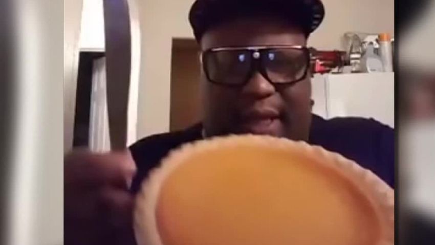 patti labelle sweet potato pies reviewer sings moos pkg erin_00000911.jpg