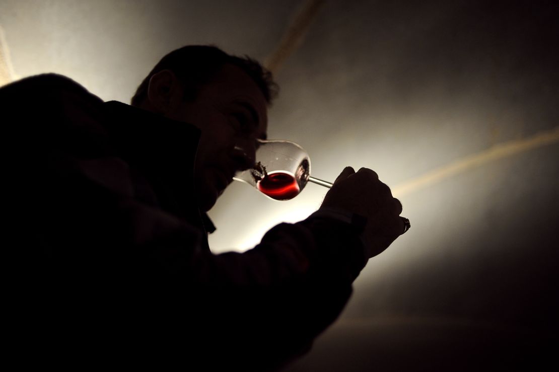 How The Shape Of Your Glass Influences Alcohol Consumption
