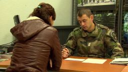 france army recruitment surge robertson pkg_00000129.jpg