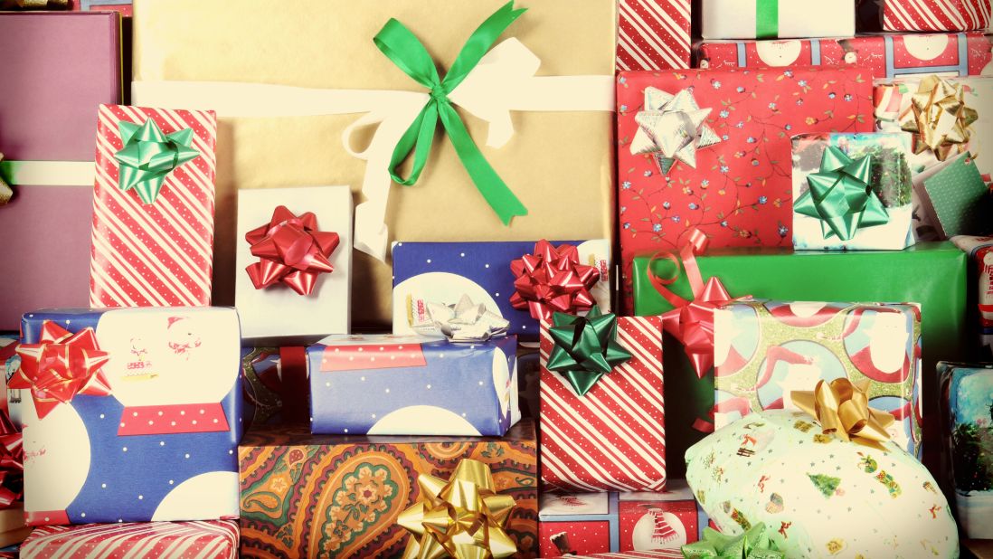 8 Tips and Tricks to Buying Gifts for Senior Loved Ones - Bethesda