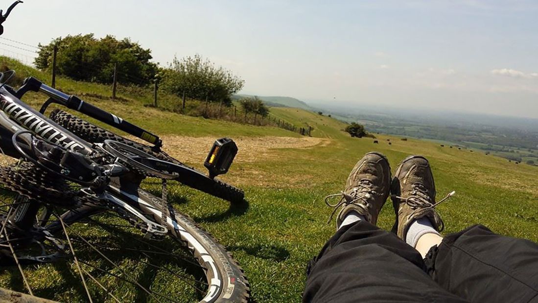 The bucolic scenery looks inviting, but this 99-mile trek across the rolling English countryside is deceptively tricky, not least because of the countryside pubs that tempt riders from the track.