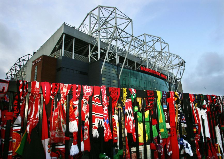 Best had a controversial liver transplant in 2002, carried out by Britain's taxpayer-funded National Health Service, but died in 2005 after he started drinking again. United's fans flocked to the club's Old Trafford ground to pay their respects.