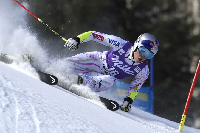 Vonn and Shiffrin both crashed out of Friday's giant slalom. Vonn wiped out in her first run...