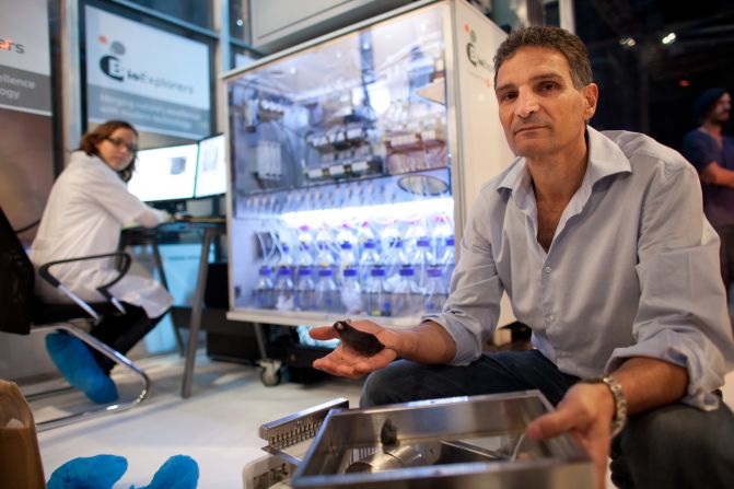 Israeli security firm Tamar Group has developed an explosives and drugs detection system, named Bio Explorer, using mice. An airport scanner-style unit houses three concealed chambers, each containing eight mice. 