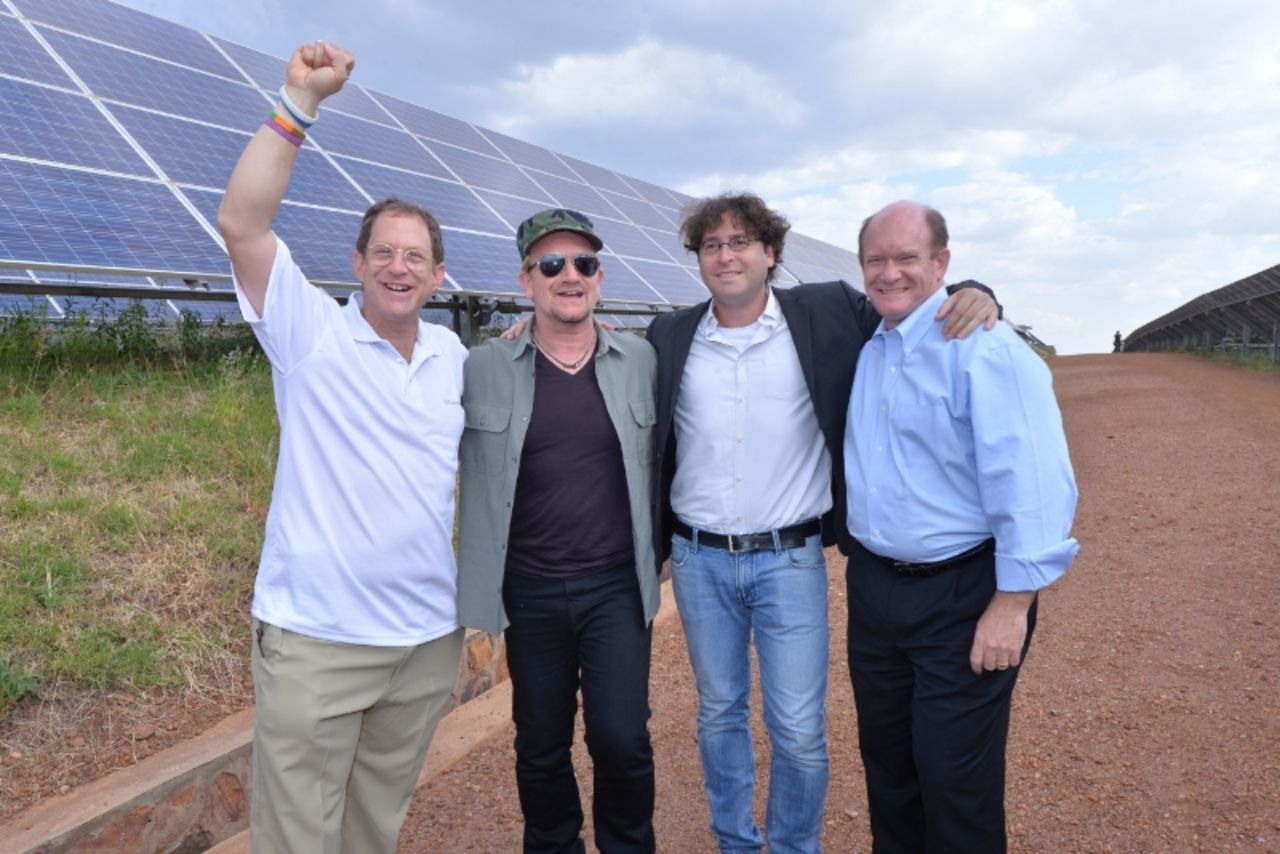 U2 frontman Bono, seen here with Gigawatt Global co-founders Yosef Abramowitz and Chaim Motzen, and US Senator Chris Coons, visited the facility in August. Former UK Prime Minister Tony Blair also toured the plant.
